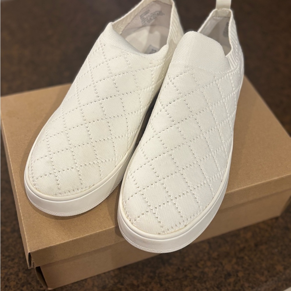 Steve Madden Womens White Quilted Knit Slip On Sneakers Platform Shoes